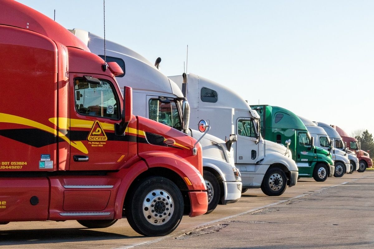 The Benefits of Outsourcing Your Heavy Hauling Needs
