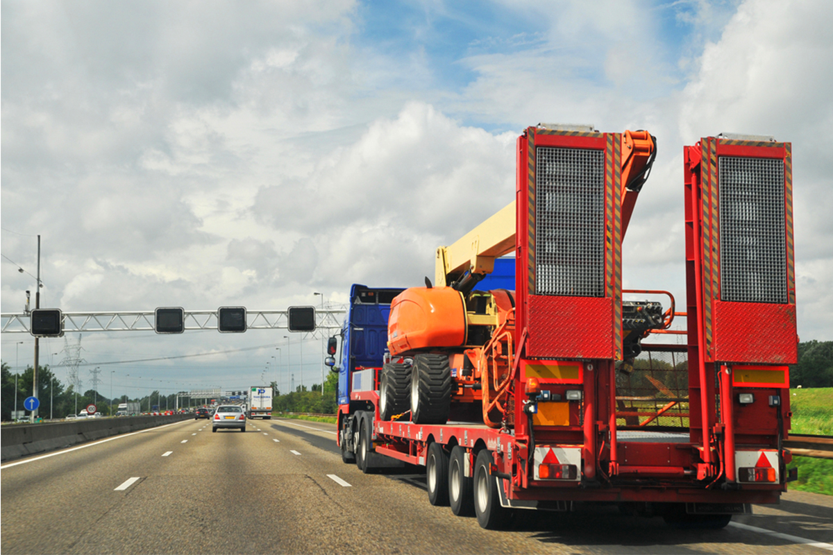 The Importance of Using an Experienced Heavy Haul Company When Moving Cranes