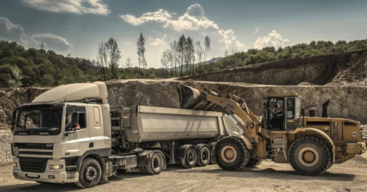 How Are Excavators Used For Construction? Should You Use A Heavy Hauling And Transportation Company For Them?