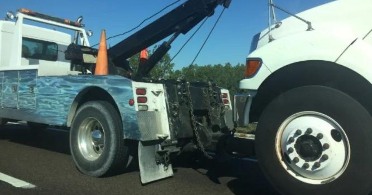 commercial tow truck near me 